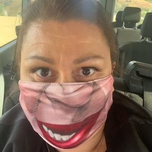 Meet your Posher, Claudine